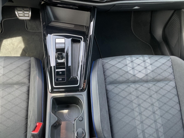 Golf R-Line 1.5 eTSI DSG*Sportpaket*Navi*LED*ACC*