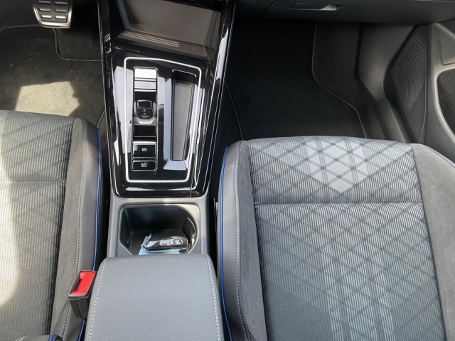 Golf R-Line 1.5 eTSI DSG* Sportpaket*Navi*LED*