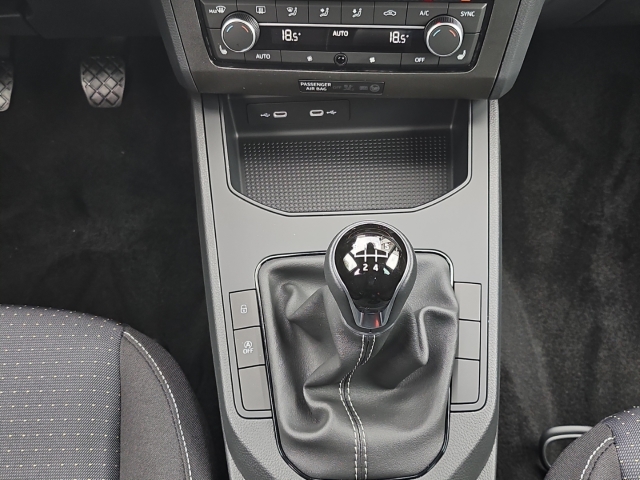 Ibiza Road Edition 1.0 TSI*Navi*LED*PDC*SHZ*