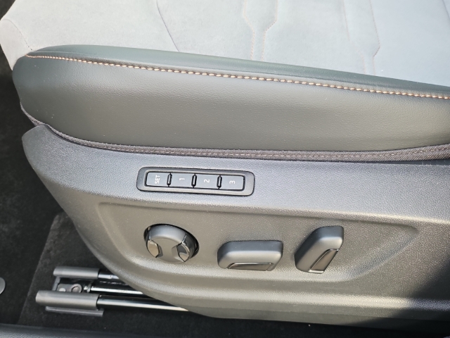Ateca VZ 4D DSG* Tribe Ed.*Navi*AHK*LED* RpüKa*
