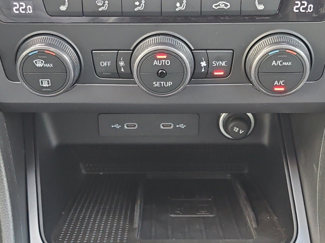 Ateca VZ 4D DSG* Tribe Ed.*Navi*AHK*LED* RpüKa*