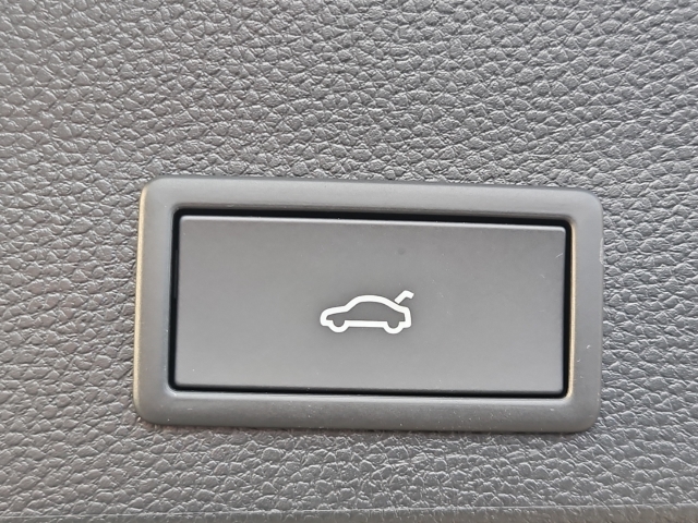 Ateca VZ 4D DSG* Tribe Ed.*Navi*AHK*LED* RpüKa*
