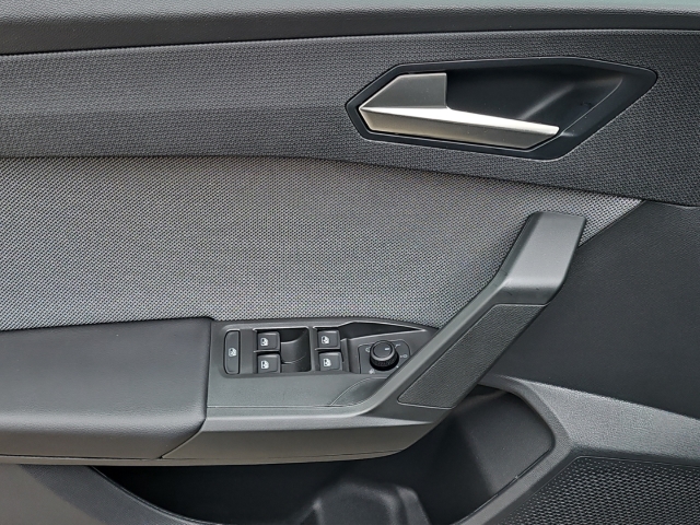 Leon 1.5 eTSI Road Ed. DSG*Navi*LED*ACC*RüKa*