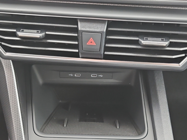 Leon 1.5 eTSI Road Ed. DSG*Navi*LED*ACC*RüKa*