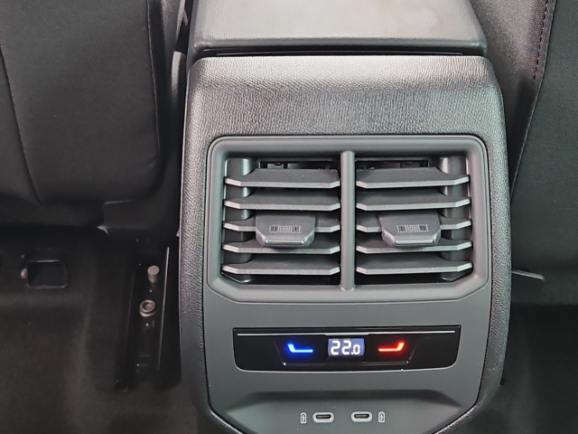 Leon 1.5 eTSI Road Ed. DSG*Navi*LED*ACC*RüKa*