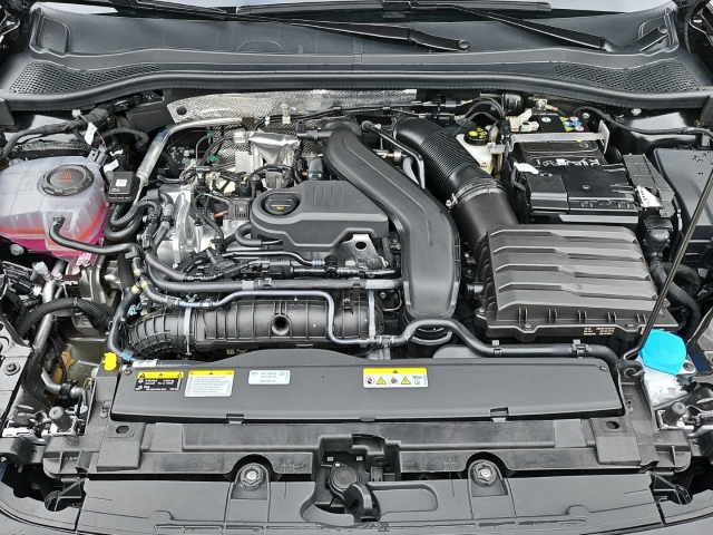 Leon 1.5 eTSI Road Ed. DSG*Navi*LED*ACC*RüKa*