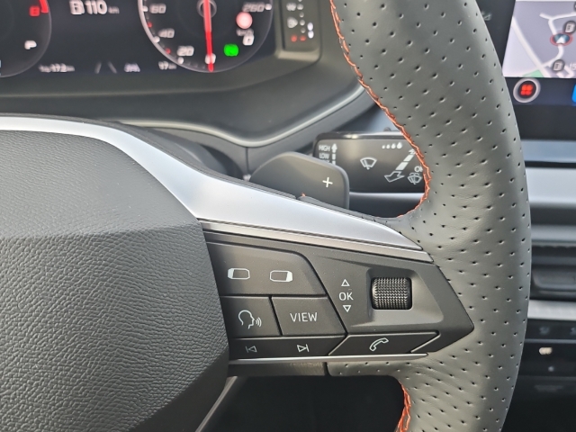 Arona FR 1.0 TSI DSG*Navi*AHK*LED*ACC*SHZ*RüKa*