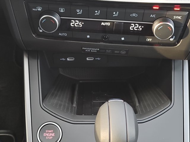 Arona FR 1.0 TSI DSG*Navi*AHK*LED*ACC*SHZ*RüKa*