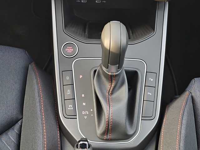 Arona FR 1.0 TSI DSG*Navi*AHK*LED*ACC*SHZ*RüKa*