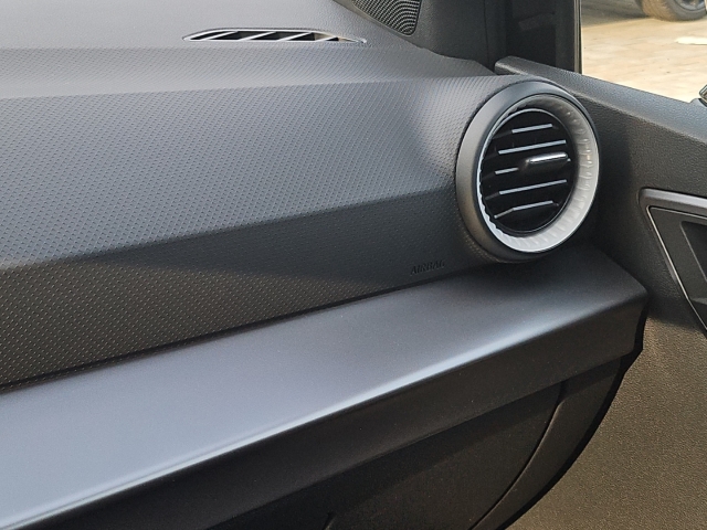 Arona FR 1.0 TSI DSG*Navi*AHK*LED*ACC*SHZ*RüKa*