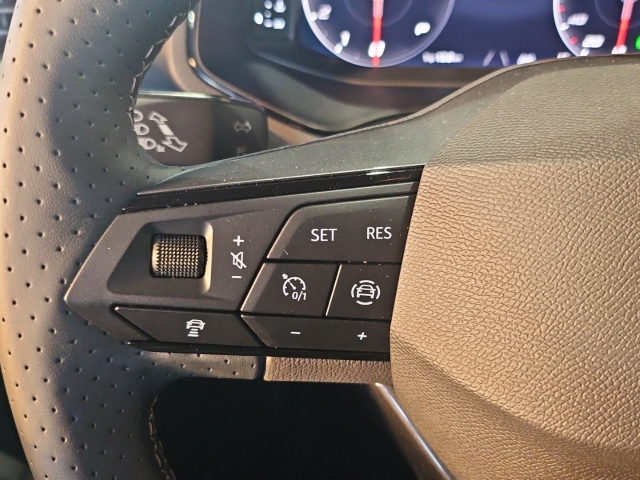 Arona 1.0 TSI Style DSG*Navi*LED*RüKa*SHZ*AHK*