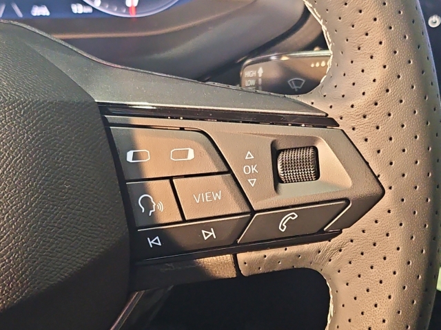 Arona 1.0 TSI Style DSG*Navi*LED*RüKa*SHZ*AHK*