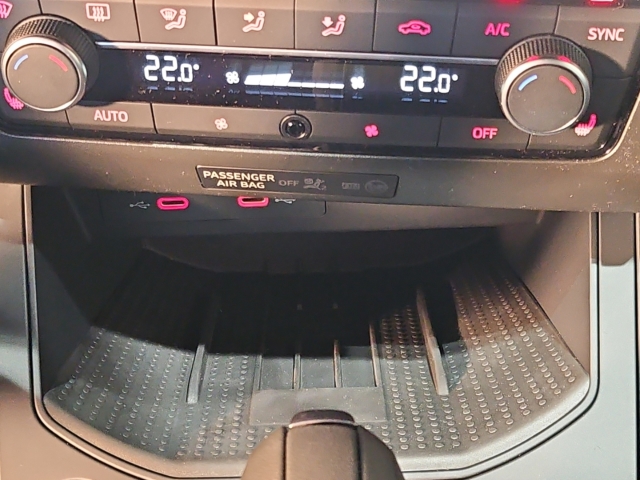 Arona 1.0 TSI Style DSG*Navi*LED*RüKa*SHZ*AHK*