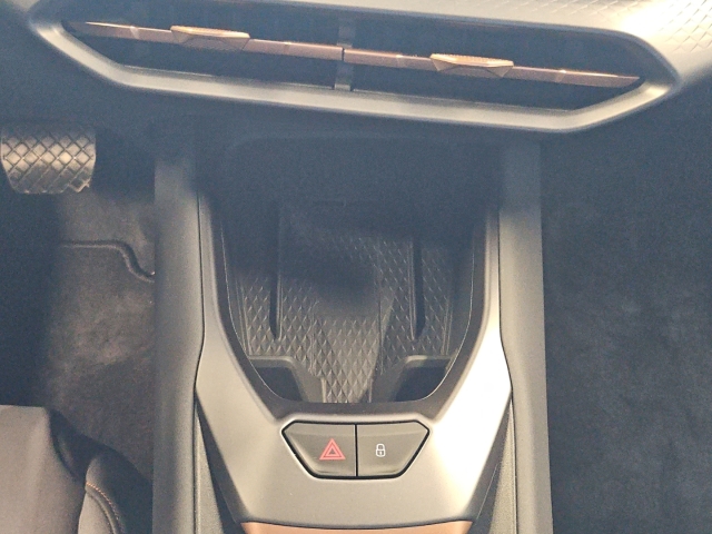 Raval 52 kWh Endurance*Dynamic*Navi*ACC*LED*SHZ*