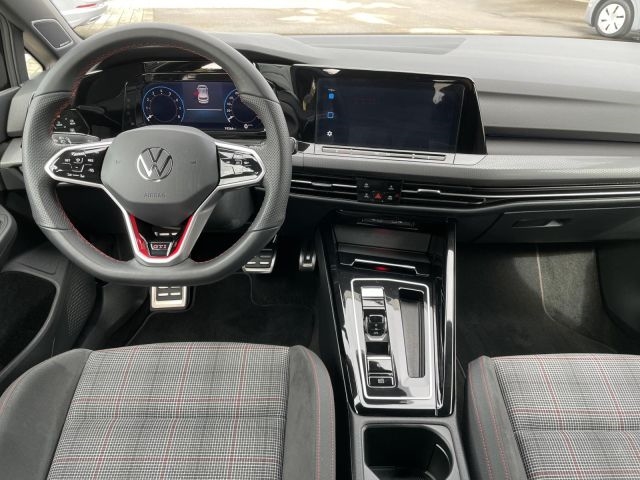 Golf GTI VIII 2.0 TSI DSG LED RFK NAV DCC SHZ