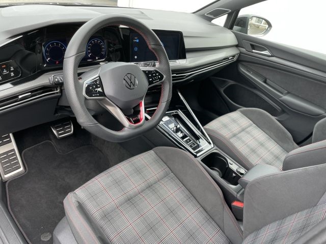 Golf GTI VIII 2.0 TSI DSG LED RFK NAV DCC SHZ