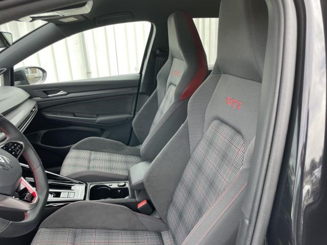 Golf GTI VIII 2.0 TSI DSG LED RFK NAV DCC SHZ