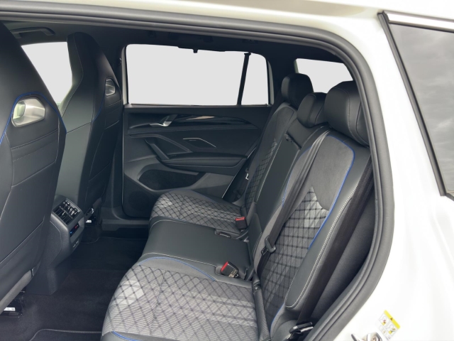 Tayron R-Line 2.0 TDI 4Motion*Sportpaket*StandHZG*AHK*