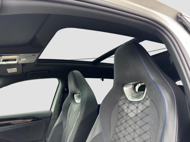 Tayron R-Line 2.0 TDI 4Motion*Sportpaket*StandHZG*AHK*