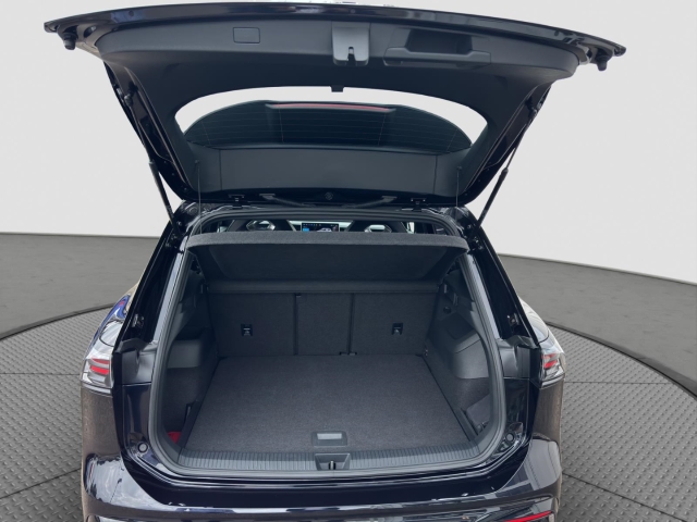 Tiguan R-Line 2.0 TDI DSG*AHK*Navi*Massagesitze*