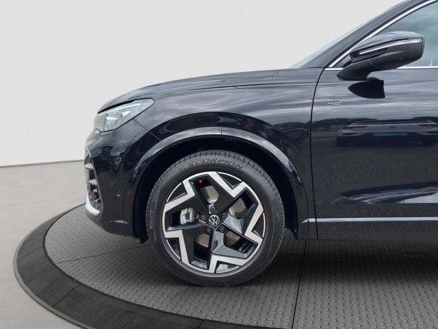 Tiguan R-Line 2.0 TDI DSG*AHK*Navi*Massagesitze*
