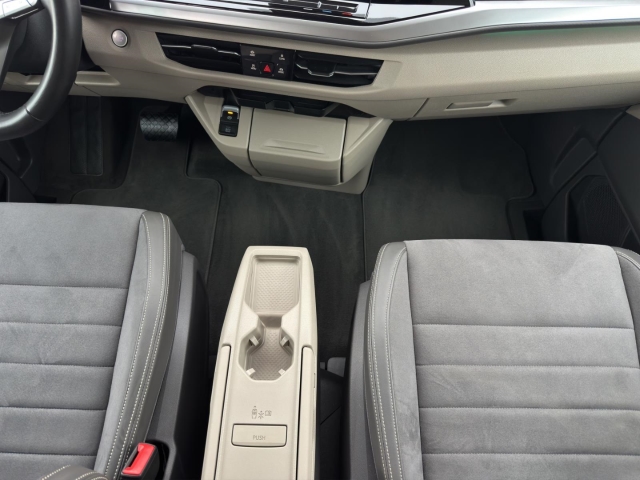 T7 Multivan Life 2.0 TDI DSG*AHK*Navi*Leder*