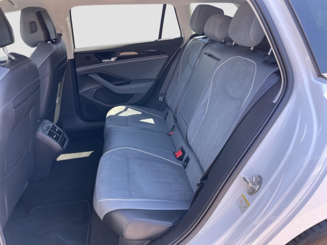 Passat Business 1.5 eTSI DSG*AHK*Navi*RüKa*LED