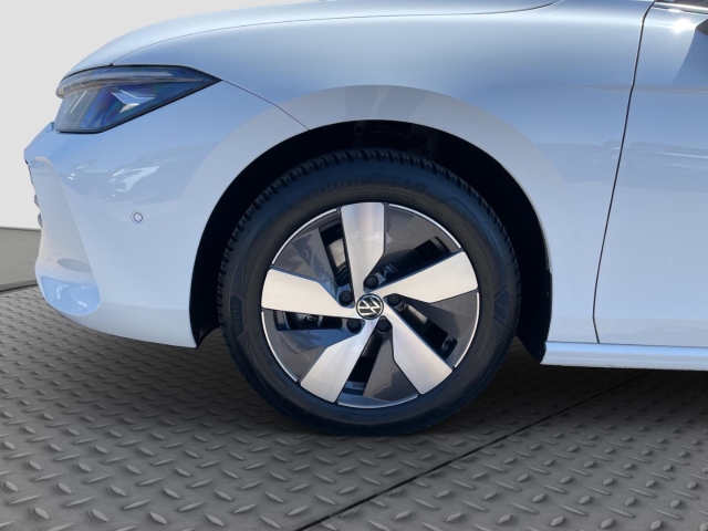 Passat Business 1.5 eTSI DSG*AHK*Navi*RüKa*LED