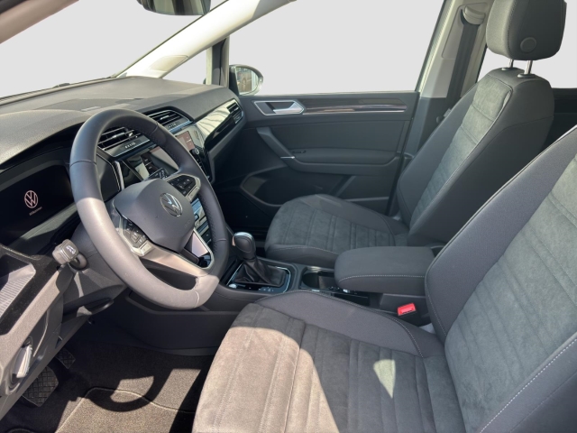 Touran Highline 1.5 TSI DSG*StandHZG*AHK*Pano*Navi*