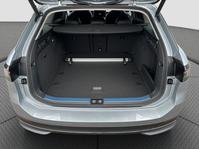 Passat Business 1.5 eTSI DSG*AHK*Navi*Massagesitze*