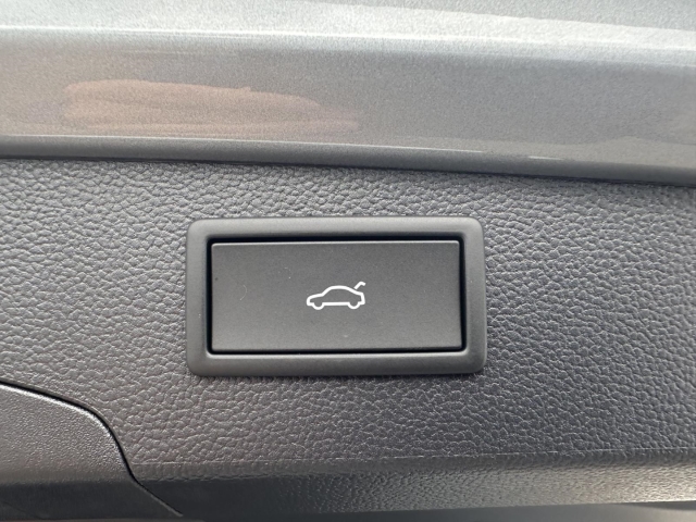 Passat Business 1.5 eTSI DSG*AHK*Navi*Massagesitze*
