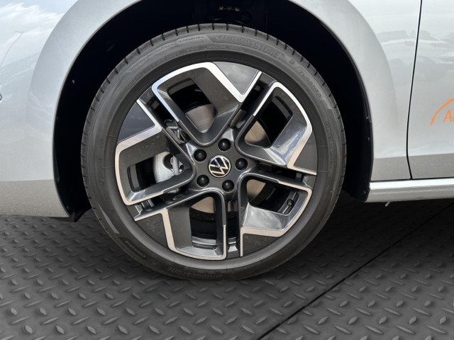 Passat Business 1.5 eTSI DSG*AHK*Navi*Massagesitze*