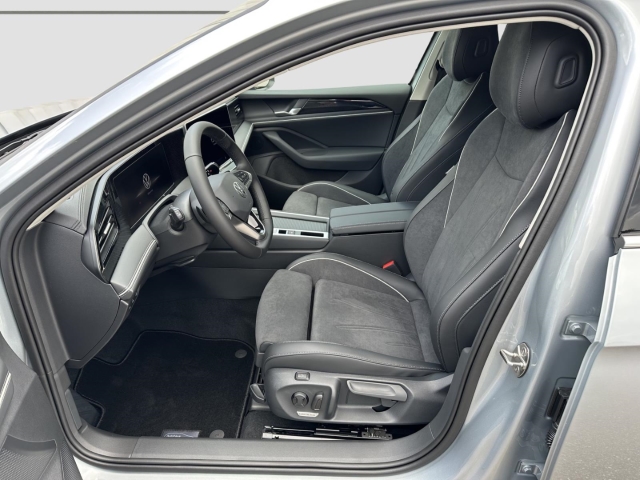 Passat Business 1.5 eTSI DSG*AHK*Navi*Massagesitze*