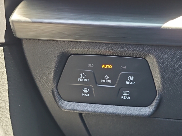 Leon VZ Sportstourer 2.0 TSI* AHK*ACC*LED*PANO*
