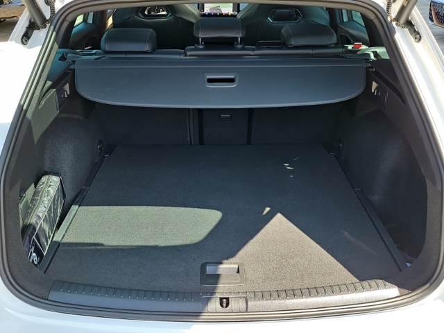 Leon VZ Sportstourer 2.0 TSI* AHK*ACC*LED*PANO*