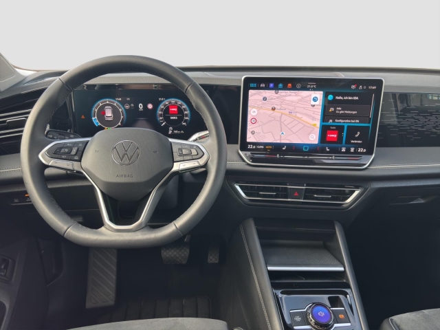 Tiguan 1.5 eTSI  Elegance*DSG*AHK*Navi*ACC*SHZ*