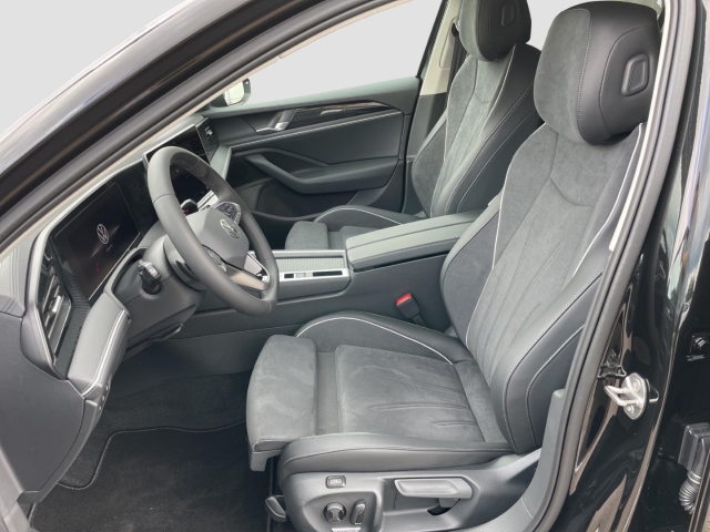 Passat Business 1.5 eTSI DSG*AHK*Navi*Massagesitze*