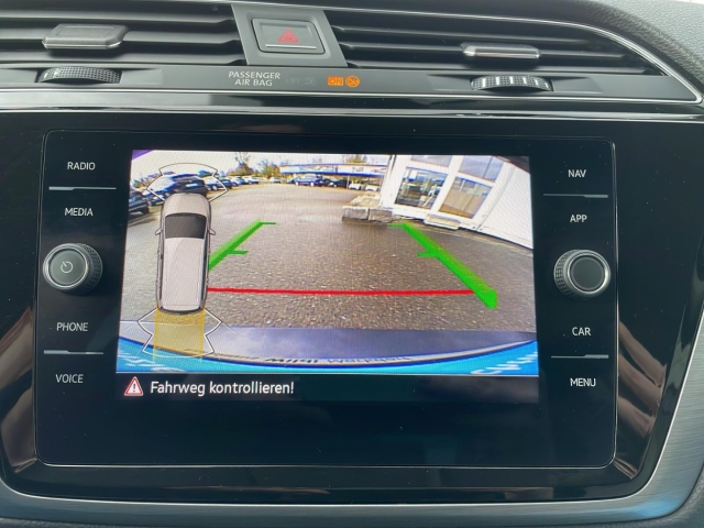 Touran Comfl. DSG*7-Sitzer*Navi*AHK*ACC*RüKa*