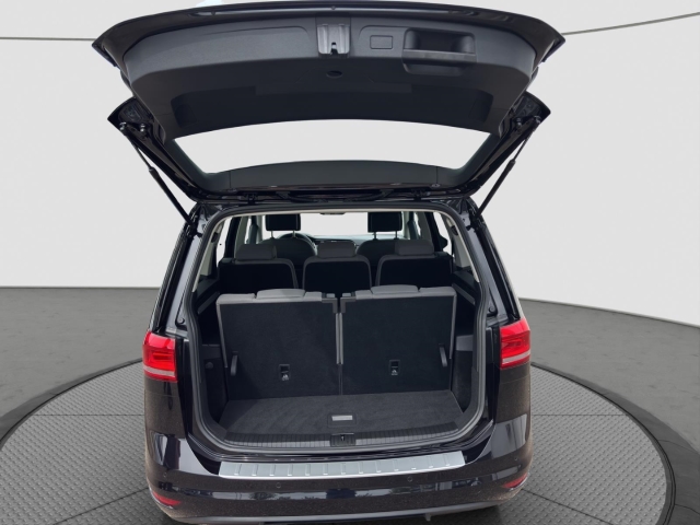 Touran 1.5 TSI Comfl. DSG*7-Sitzer*Navi*AHK*ACC*
