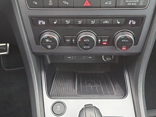 Ateca 4Drive 2.0 TSI DSG*Navi*LED*ACC*Pano*SHZ*