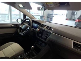 Touran 1.5 TSI EU6e Comfl. DSG*Navi*7-Sitzer*RüKa*ACC*