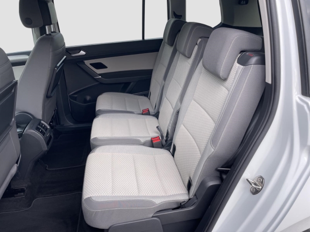 Touran 1.5 TSI EU6e Comfl. DSG*Navi*7-Sitzer*RüKa*ACC*