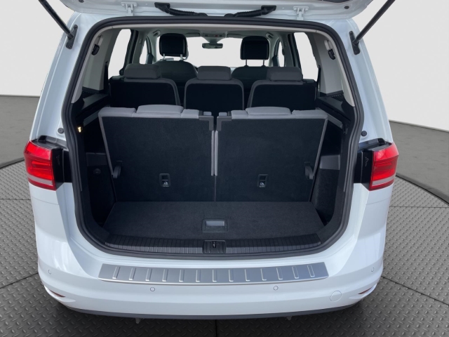 Touran 1.5 TSI EU6e Comfl. DSG*Navi*7-Sitzer*RüKa*ACC*