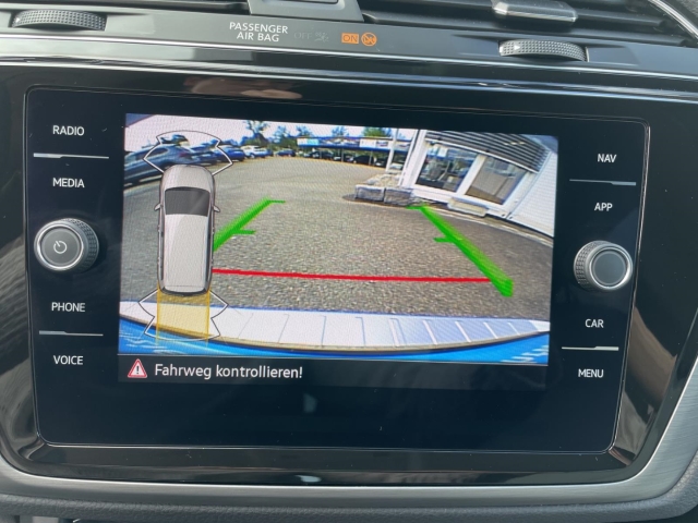 Touran 1.5 TSI EU6e Comfl. DSG*Navi*7-Sitzer*RüKa*ACC*