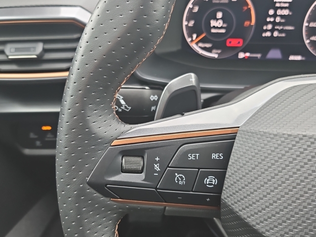 Leon 1.5 eTSI DSG*LED*ACC*Full Link*SHZ*