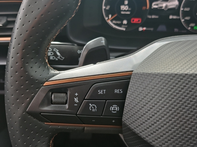 Leon 1,5 eTSI DSG*LED*Full Link*SHZ*ACC*