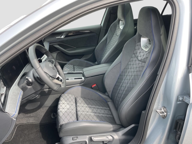 Passat 1.5 TSI eHybrid DSG*AHK*Panodach*Navi*