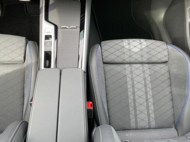 Passat 1.5 TSI eHybrid DSG*AHK*Panodach*Navi*