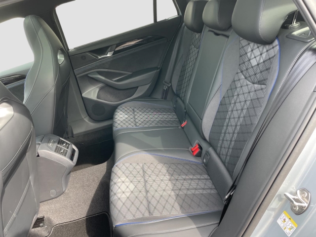 Passat 1.5 TSI eHybrid DSG*AHK*Panodach*Navi*