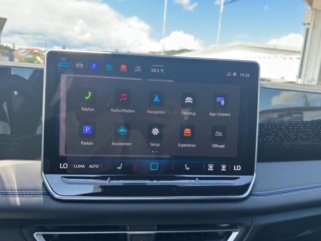 Tiguan R-Line 2.0 TDI 4MOTION DSG*AHK*Navi*ACC*